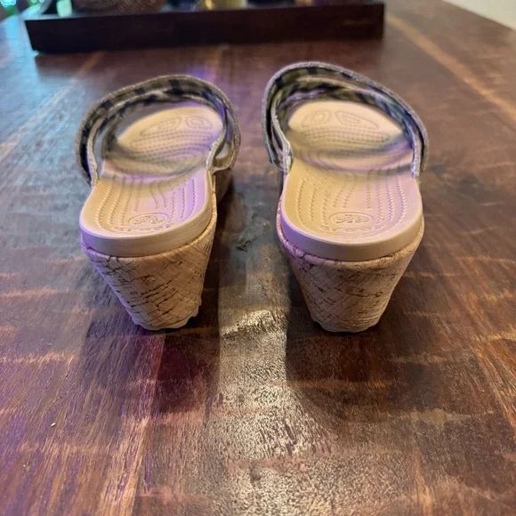 Women’s Crocs A-Leigh Leather Upper Cork Platform Wedge Slide On Sandals Size 8 - Picture 4 of 7